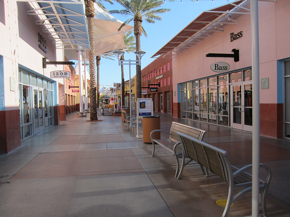 Las Vegas Premium Outlets Hardscape and Seating