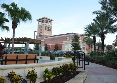 Orlando Premium Outlets Vineland Forever 21 Entry Plaza Seating Area