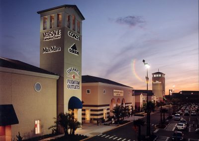 Orlando Premium Outlets Vineland Entry Tower at Night